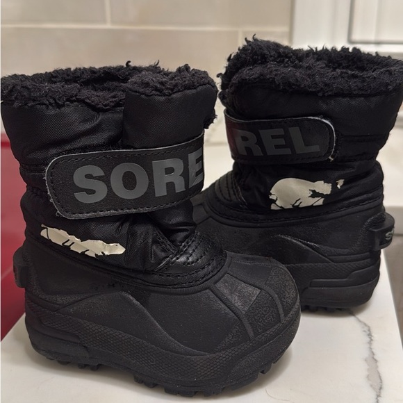 Sorel size 5 toddler - Picture 3 of 3